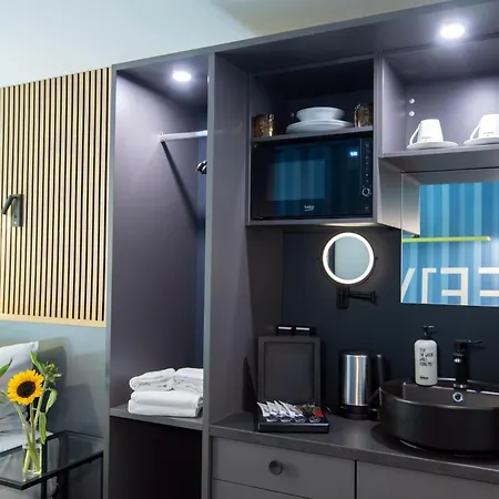 Отель Beevillage Messehotel Hannover Латцен