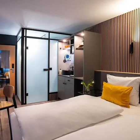 Beevillage Messehotel Hannover Отель Латцен