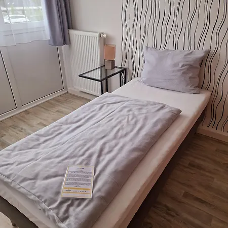 Beevillage Messehotel Hannover Отель Латцен