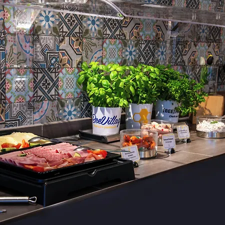 Beevillage Messehotel Hannover Отель Латцен