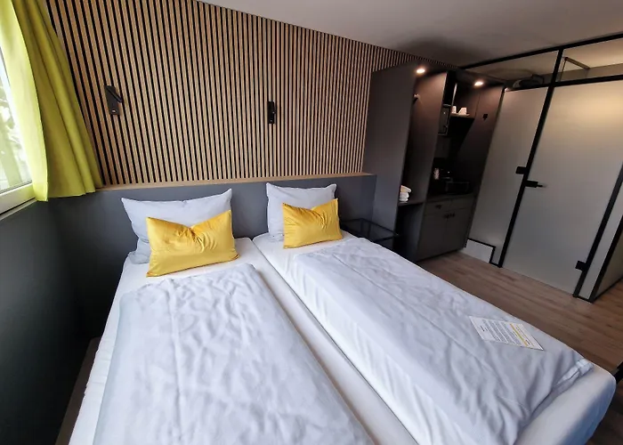 Beevillage Messehotel Hannover Латцен