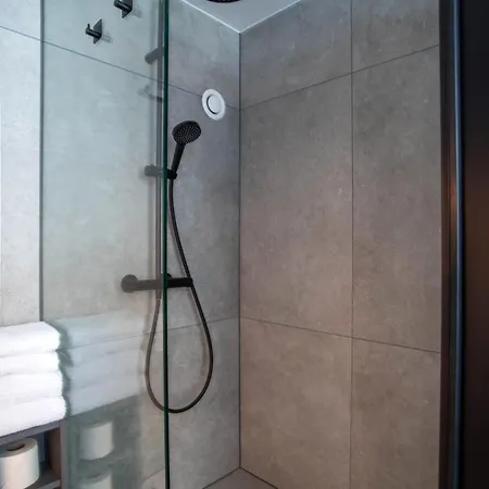 酒店 Beevillage Messehotel Hannover 2*
