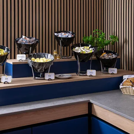 Hotell Beevillage Messehotel Hannover 2*