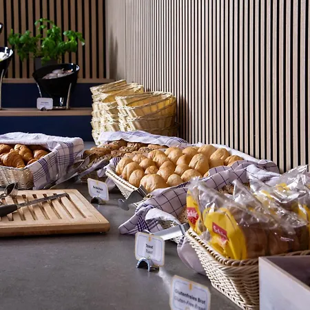 Beevillage Messehotel Hannover Hotell Laatzen