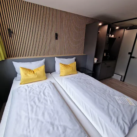 Beevillage Messehotel Hannover 拉岑