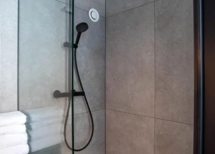 Отель Beevillage Messehotel Hannover 2*