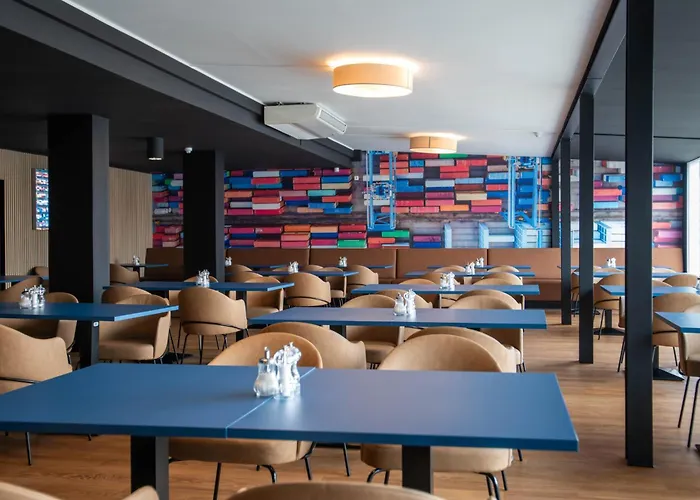 Отель Beevillage Messehotel Hannover 2*