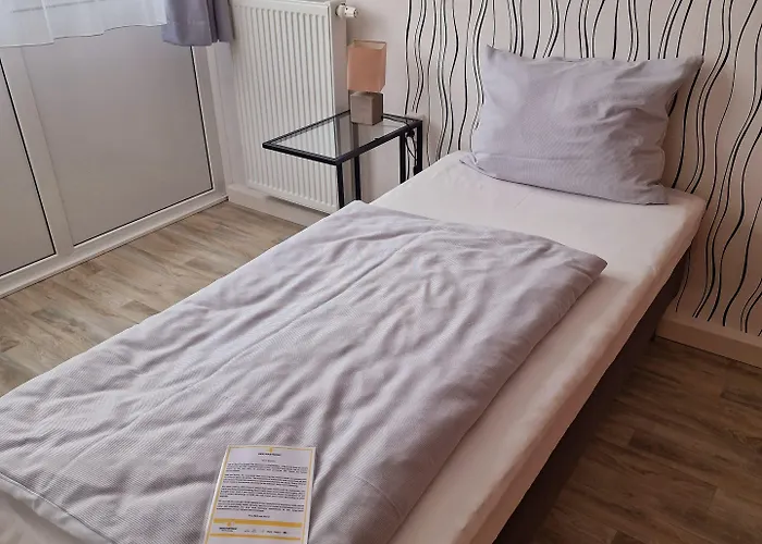 Beevillage Messehotel Hannover Отель Латцен
