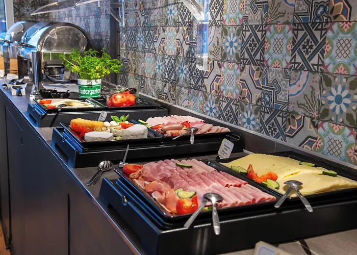 Отель Beevillage Messehotel Hannover 2*